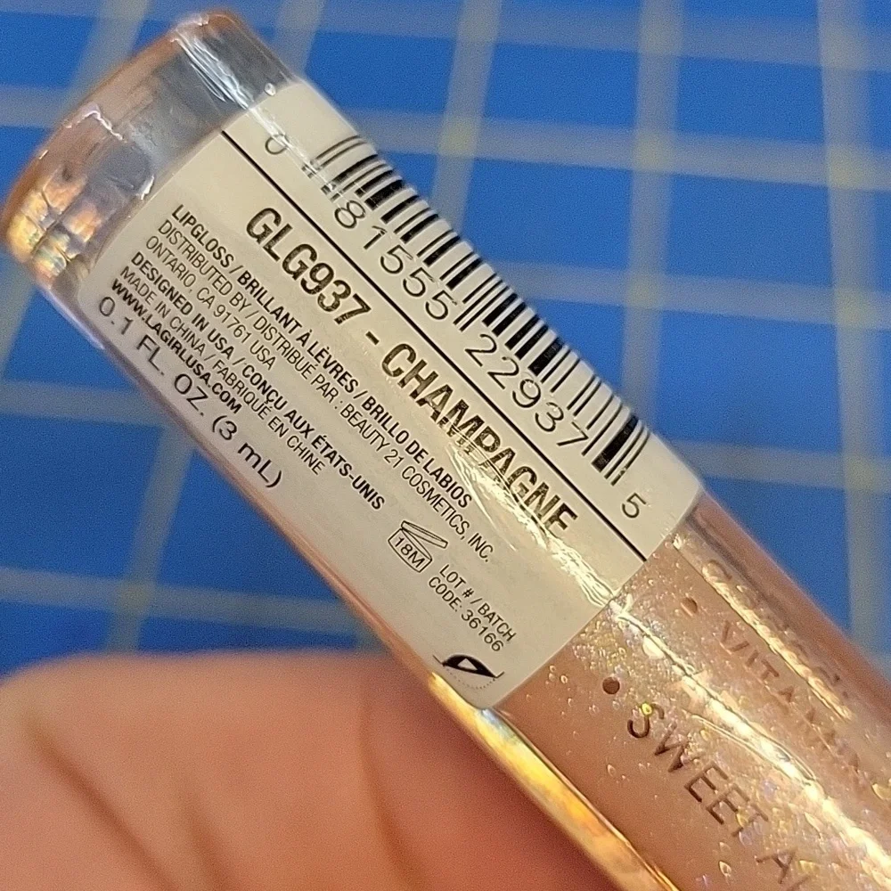LA Girl Lumilicious Lip Gloss GLG937 Champagne 3ml New Sealed Tube